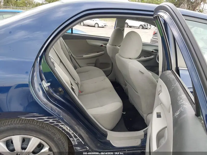 2013 TOYOTA COROLLA LE