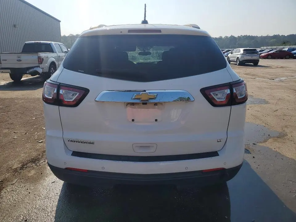 2017 CHEVROLET TRAVERSE LT  