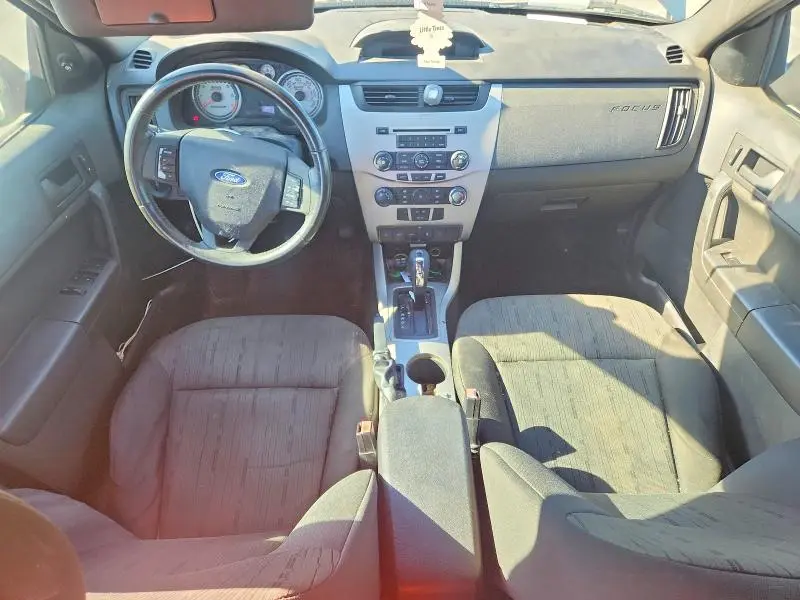 2010 FORD FOCUS SE  