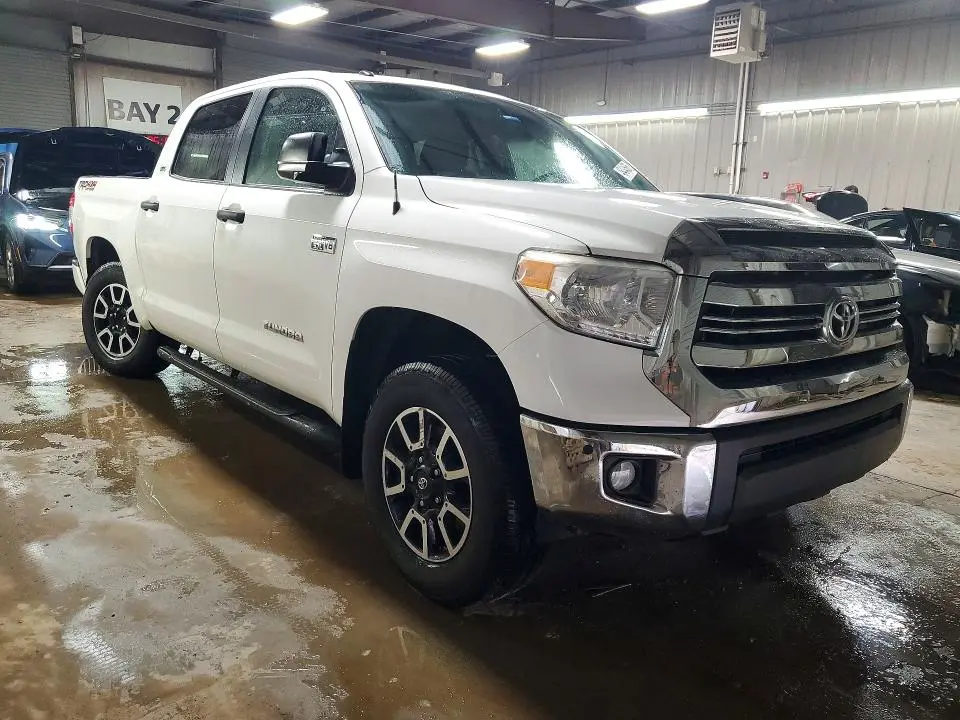 2017 TOYOTA TUNDRA SR5  