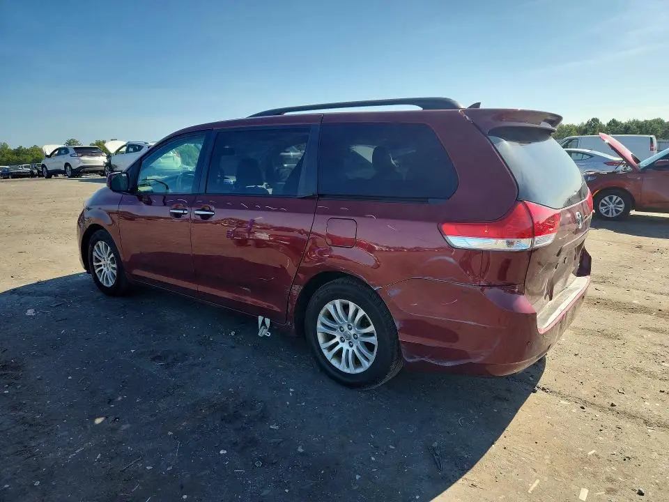 2012 TOYOTA SIENNA XLE 8-PASSENGER  