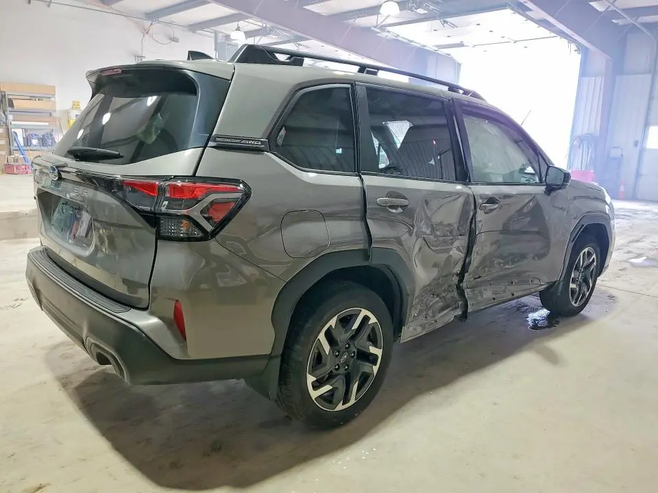 2025 SUBARU FORESTER LIMITED  