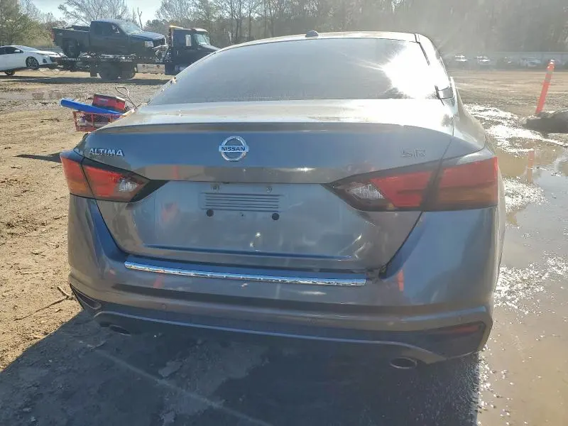 2021 NISSAN ALTIMA SR  