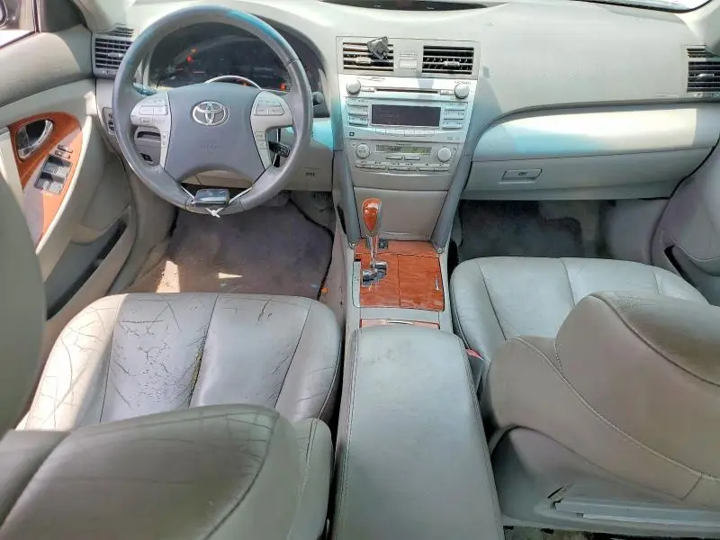 2011 TOYOTA CAMRY XLE V6  