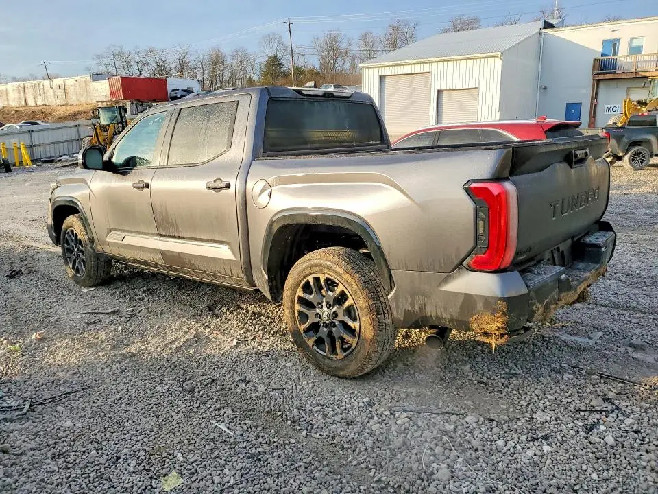 2025 TOYOTA TUNDRA CREWMAX PLATINUM  