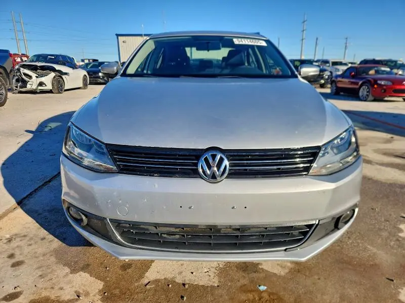 2011 VOLKSWAGEN JETTA SEL  