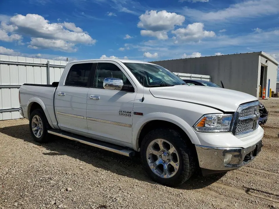 2016 RAM 1500 LARAMIE  