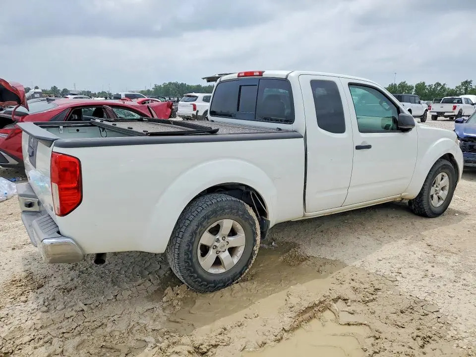 2013 NISSAN FRONTIER SV V6  