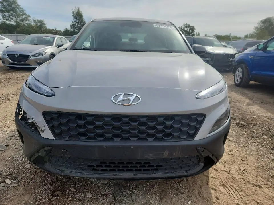 2023 HYUNDAI KONA SE  