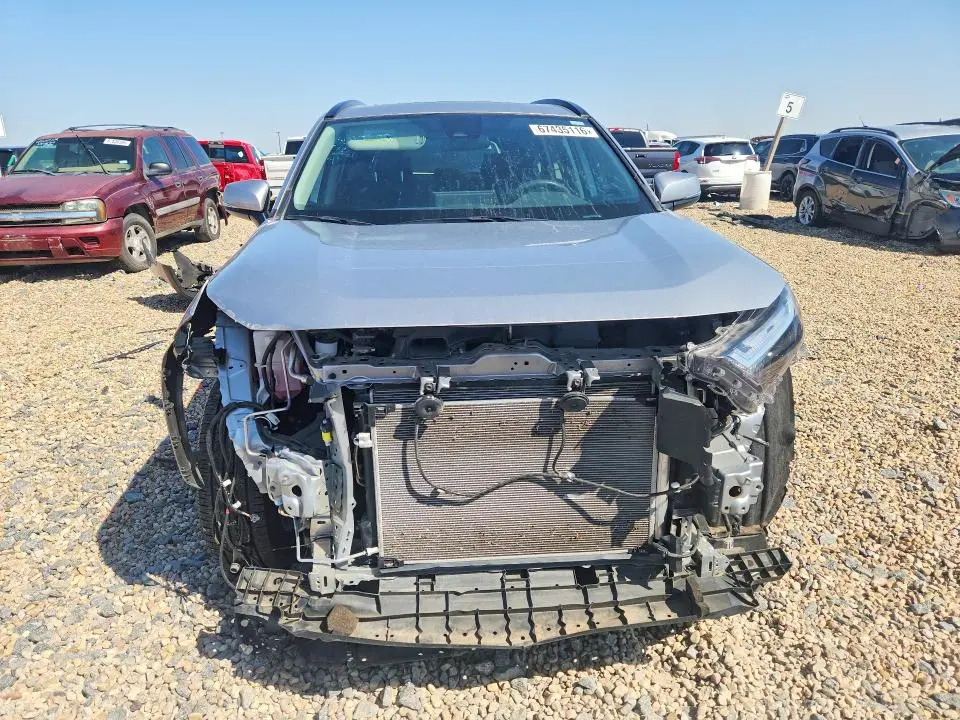 2024 TOYOTA RAV4 XLE  