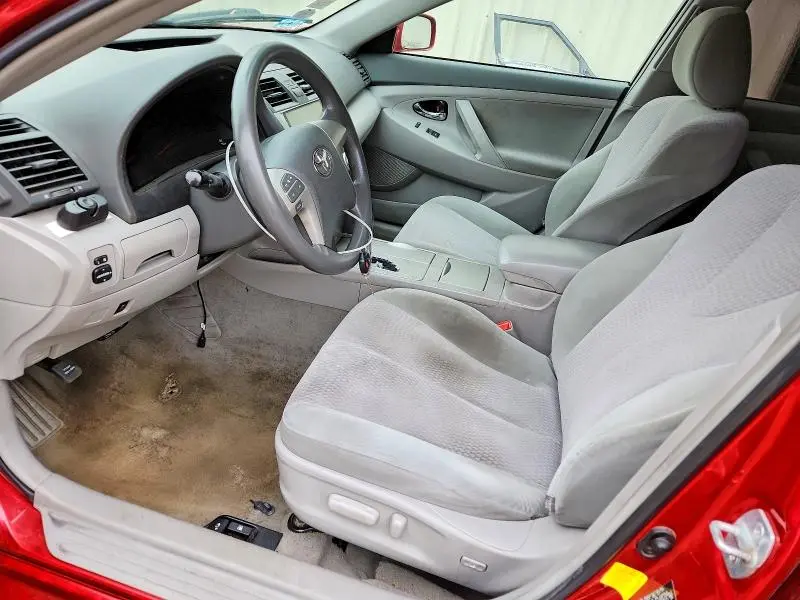 2011 TOYOTA CAMRY LE  