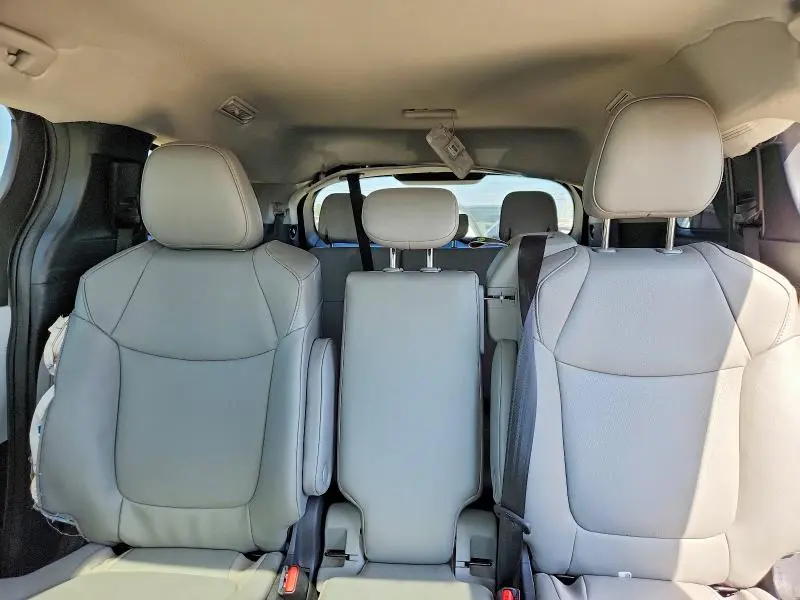 2026 TOYOTA SIENNA XLE 8-PASSENGER  