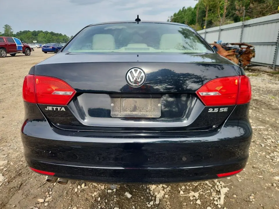 2013 VOLKSWAGEN JETTA SE  