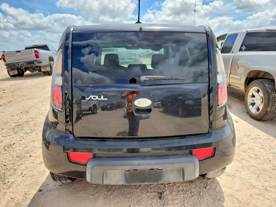 2010 KIA SOUL +  