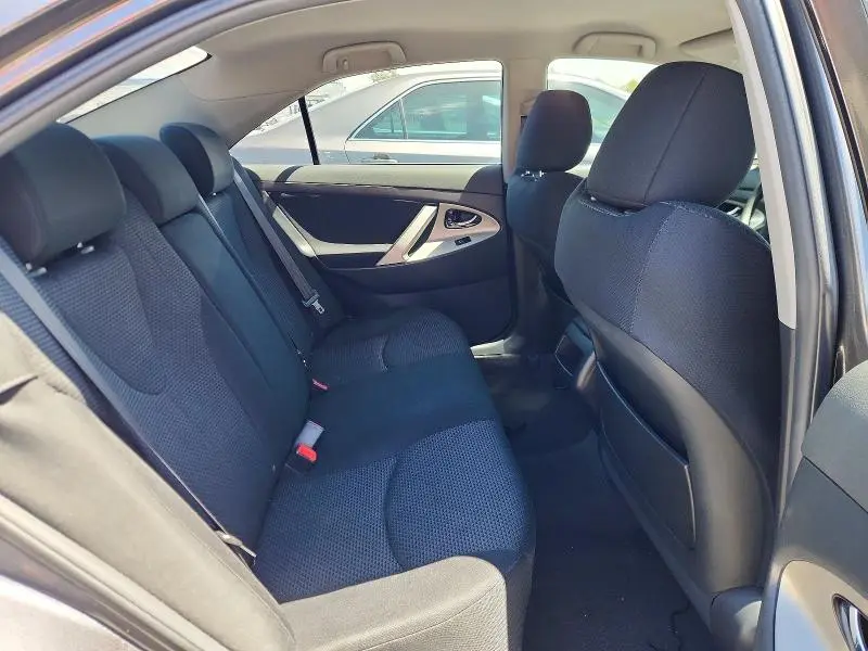 2010 TOYOTA CAMRY SE  