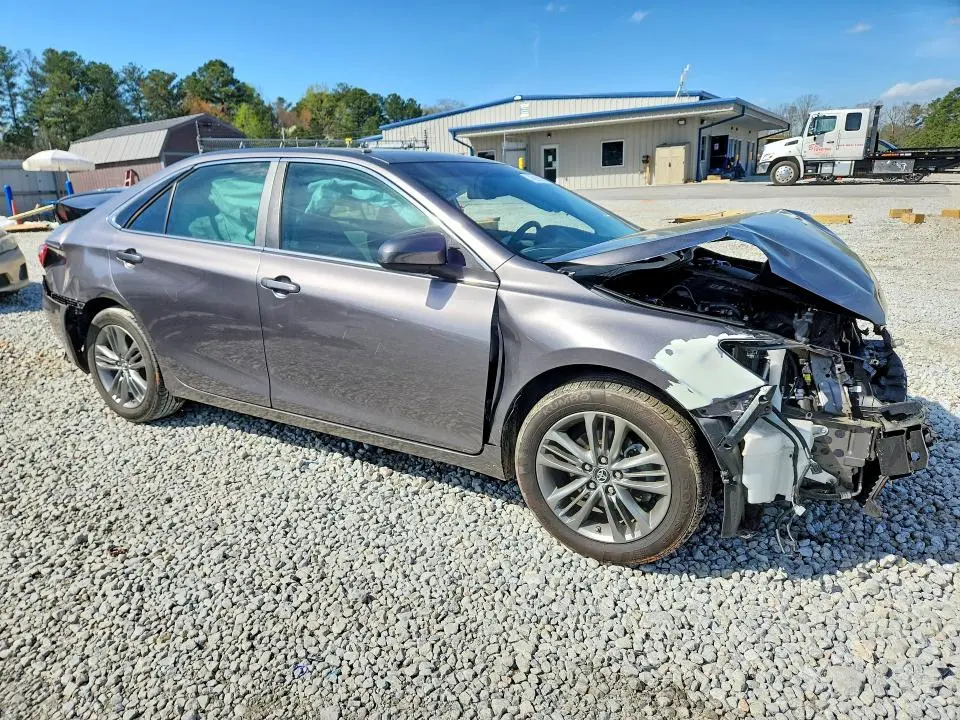 2017 TOYOTA CAMRY SE  