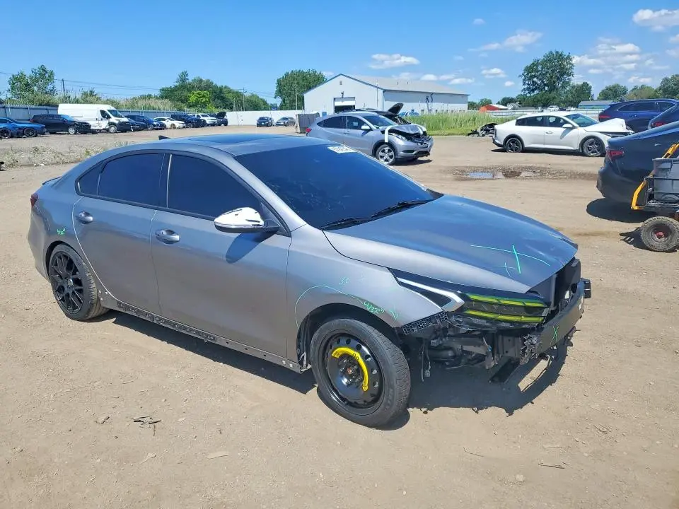 2023 KIA FORTE GT  