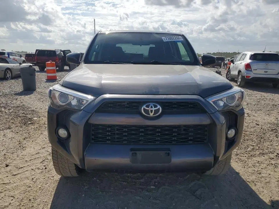 2018 TOYOTA 4RUNNER SR5  
