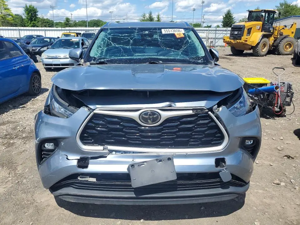 2020 TOYOTA HIGHLANDER XLE  