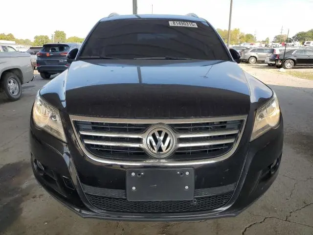 2010 VOLKSWAGEN TIGUAN SE  