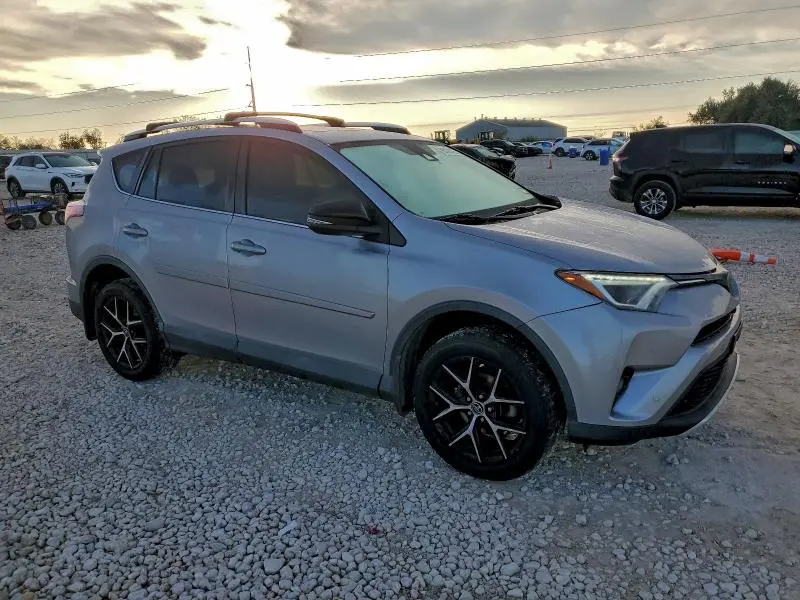 2016 TOYOTA RAV4 SE  
