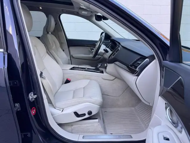 2016 VOLVO XC90 T6