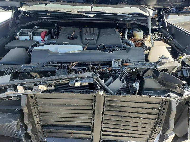 2026 TOYOTA TUNDRA CREWMAX LIMITED  