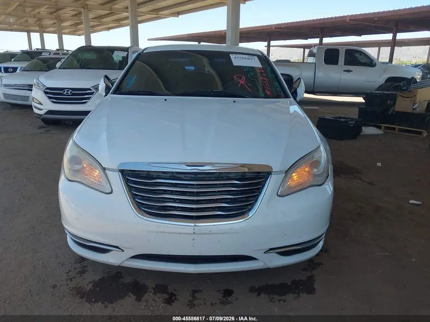 2014 CHRYSLER 200 LX