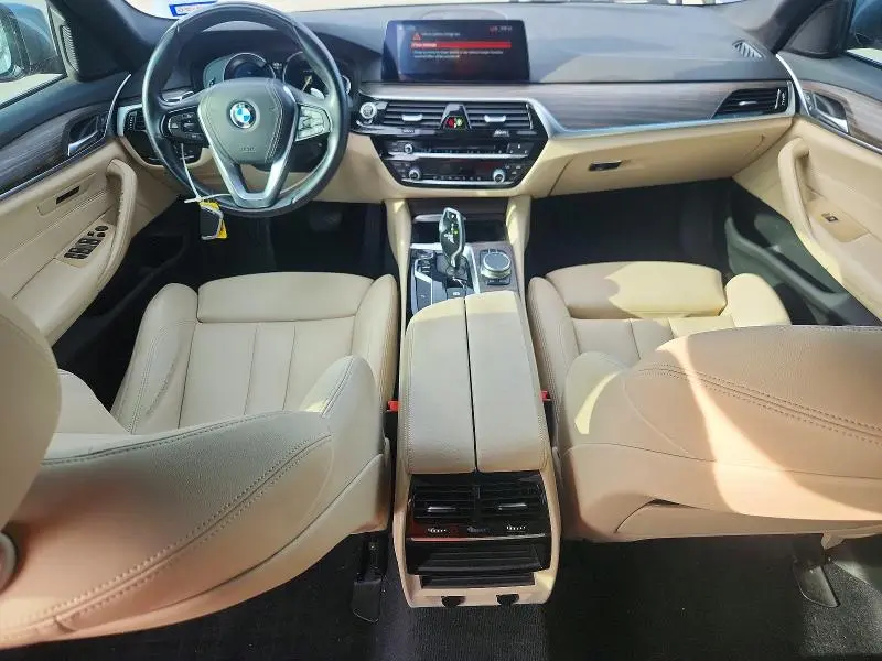 2019 BMW 530   
