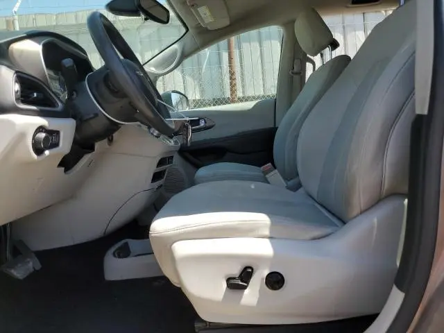 2017 CHRYSLER PACIFICA LX  