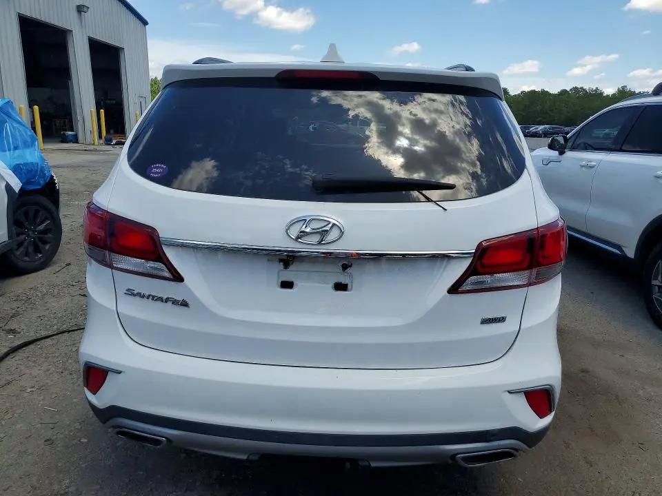 2017 HYUNDAI SANTA FE SE  