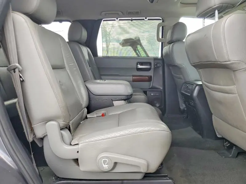 2013 TOYOTA SEQUOIA PLATINUM  