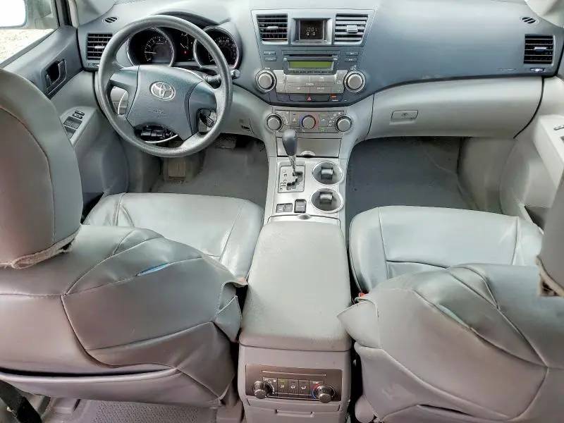 2010 TOYOTA HIGHLANDER BASE  