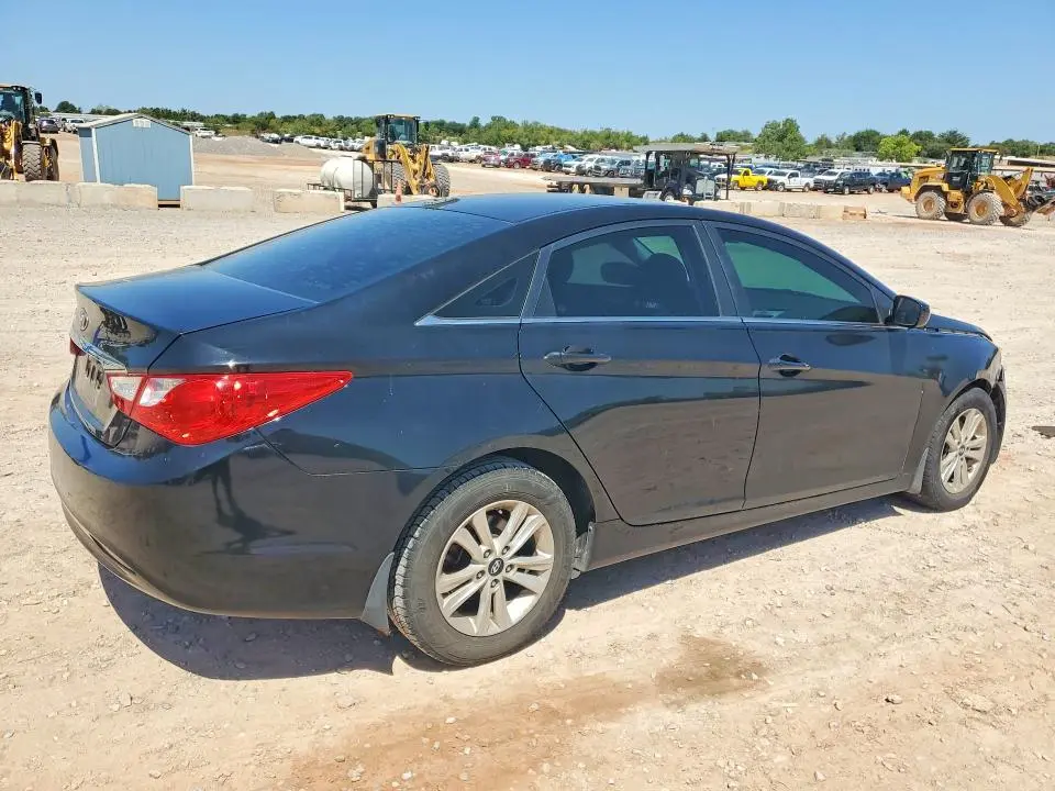 2011 HYUNDAI SONATA GLS  