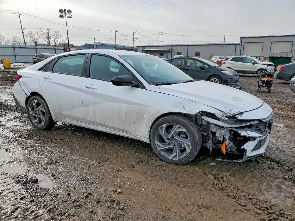 2025 HYUNDAI ELANTRA SEL SPORT  