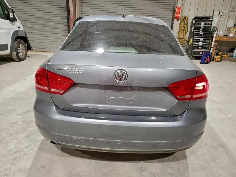 2013 VOLKSWAGEN PASSAT S  