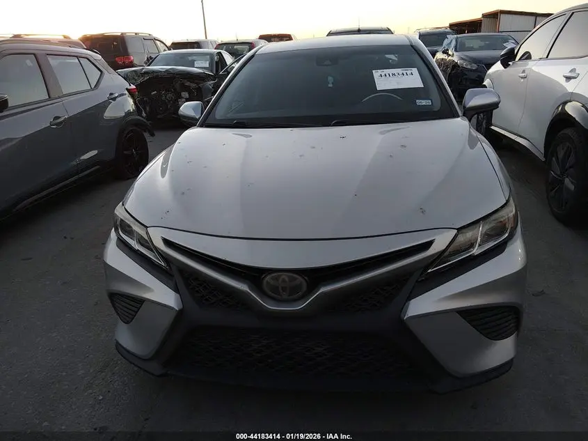 2018 TOYOTA CAMRY SE