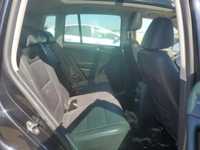 2010 VOLKSWAGEN TIGUAN SE  