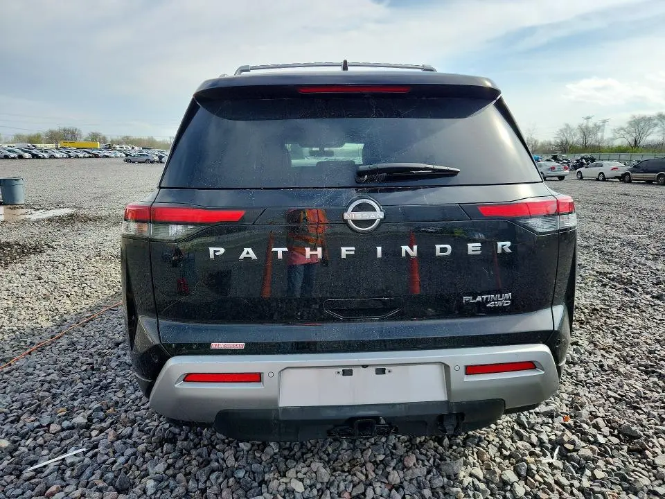 2023 NISSAN PATHFINDER PLATINUM  