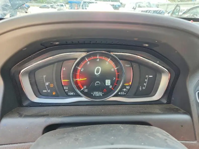 2017 VOLVO XC60 T6 DYNAMIC  