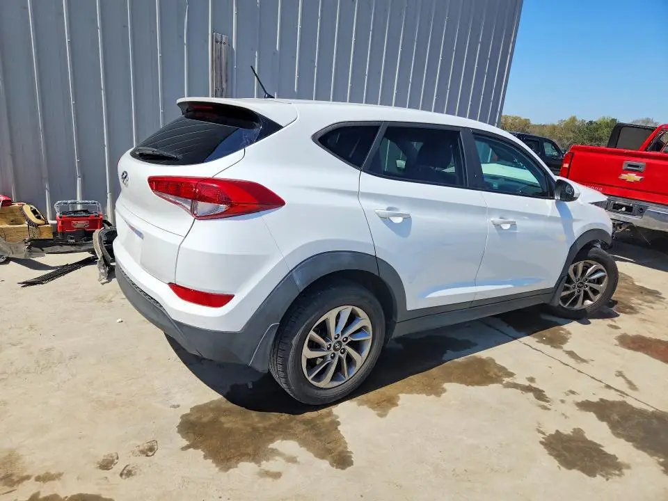 2018 HYUNDAI TUCSON SE  