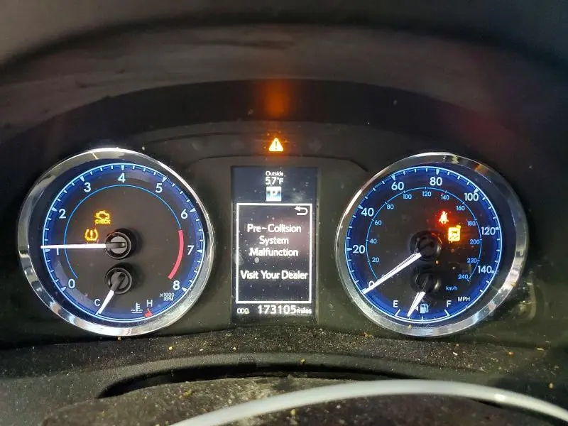 2017 TOYOTA COROLLA SE  