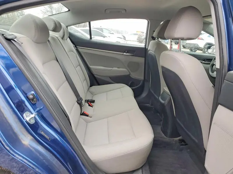 2018 HYUNDAI ELANTRA SE  