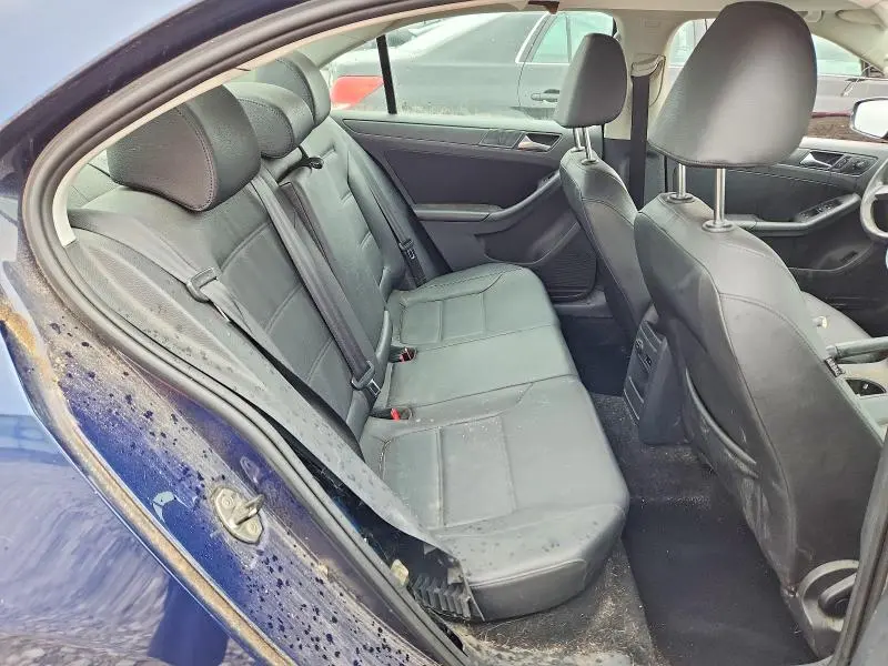 2012 VOLKSWAGEN JETTA SE  