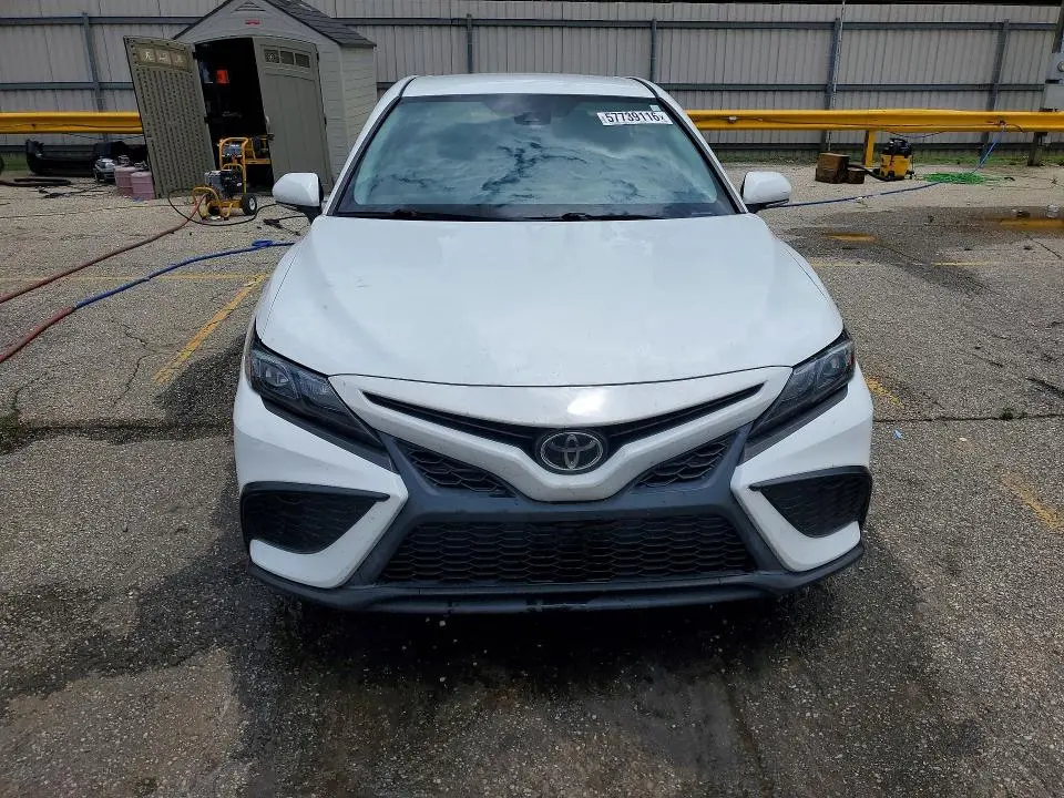 2022 TOYOTA CAMRY SE  