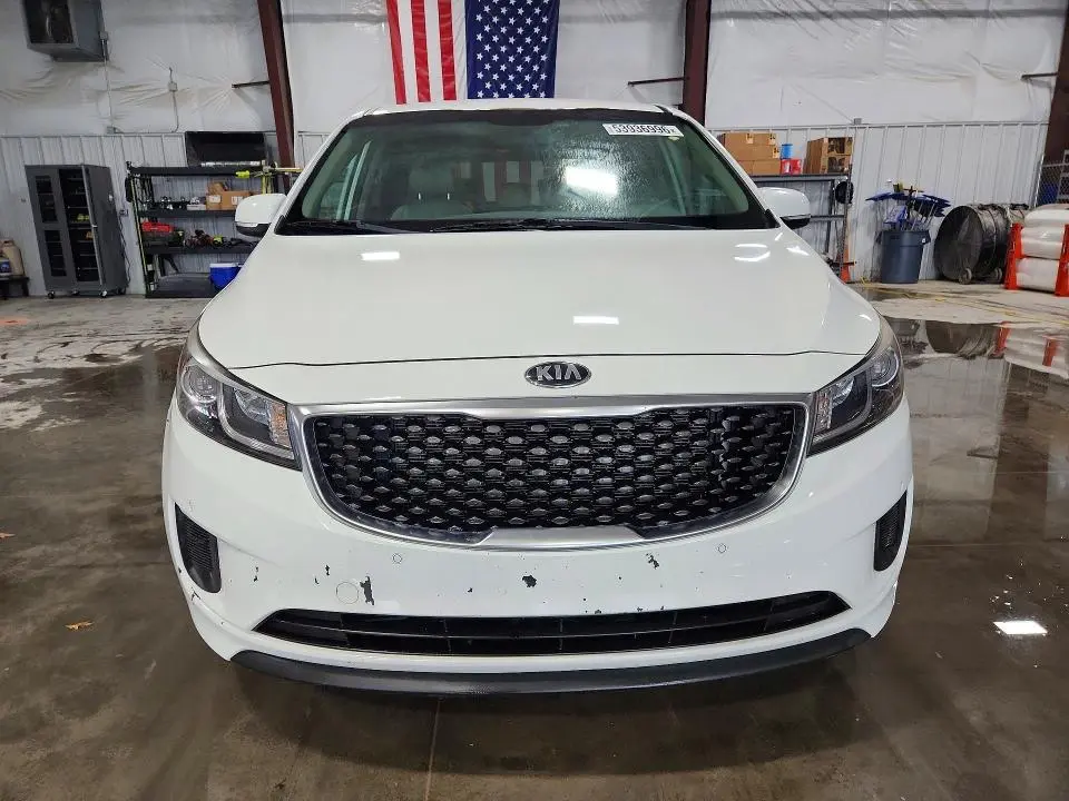 2017 KIA SEDONA LX  