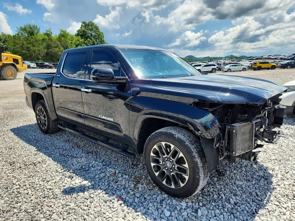 2025 TOYOTA TUNDRA CREWMAX LIMITED  