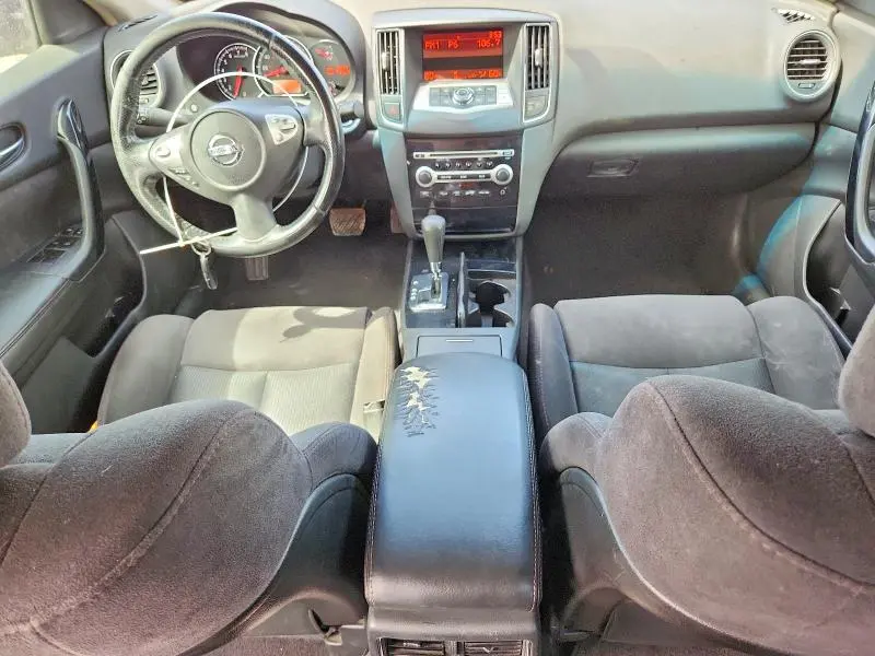2010 NISSAN MAXIMA S  