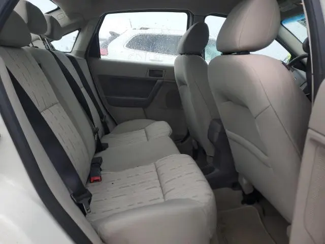 2010 FORD FOCUS SE  