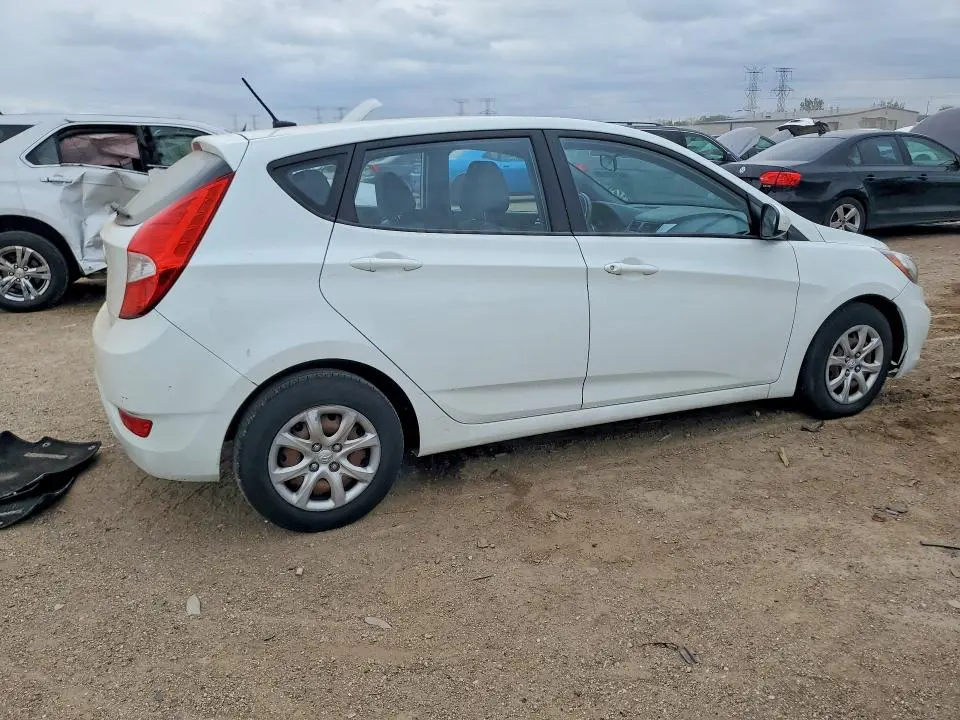 2013 HYUNDAI ACCENT GS  